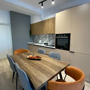 Апартаменты Brand New Apts Located At The City's Main Square-100 Mbs Wifi, Дуррес